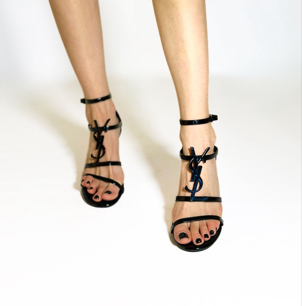 Босоніжкі YSL.