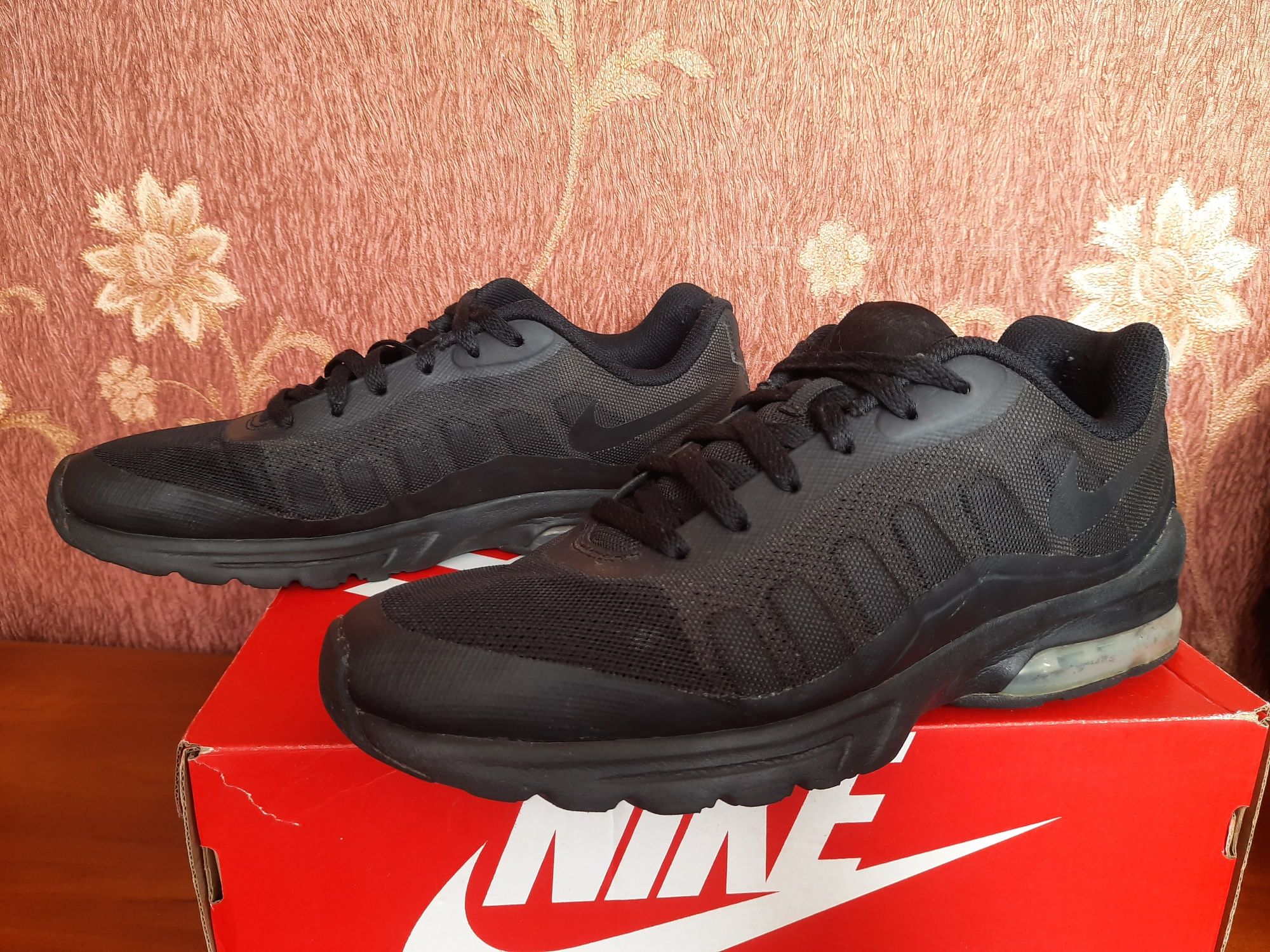 Кроссовки Nike Air Max Invigor, р.45