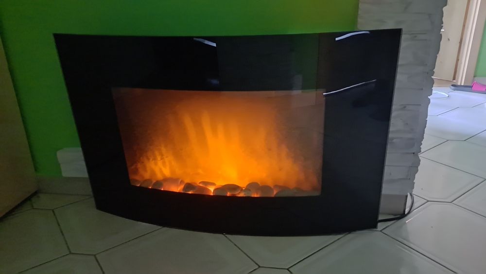 Kominek elektryczny ścienny