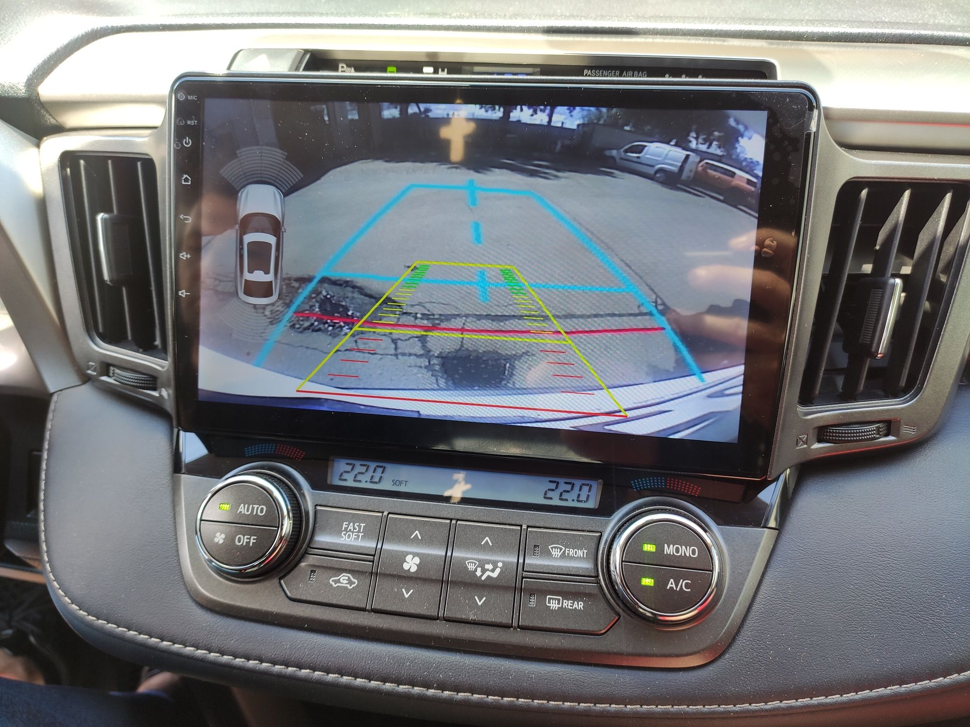 Магнитола Toyota RAV 4 2012-2018 QLED экран, мощная 8 ядер +CarPlay 4G