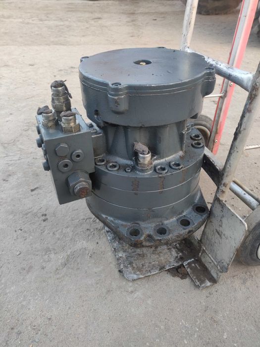 Reduktor obrotu Volvo EW140 zamiana od 6000 złotych