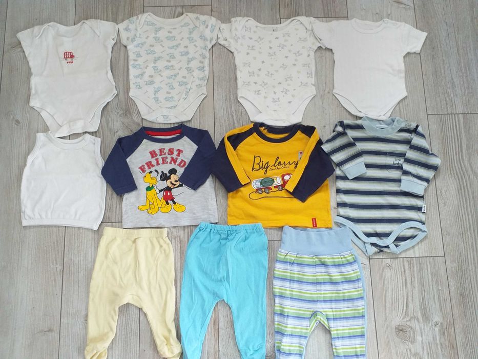 Paka zestaw ciuchów dla chłopca roz.62 cm body, bluzki, spodenki