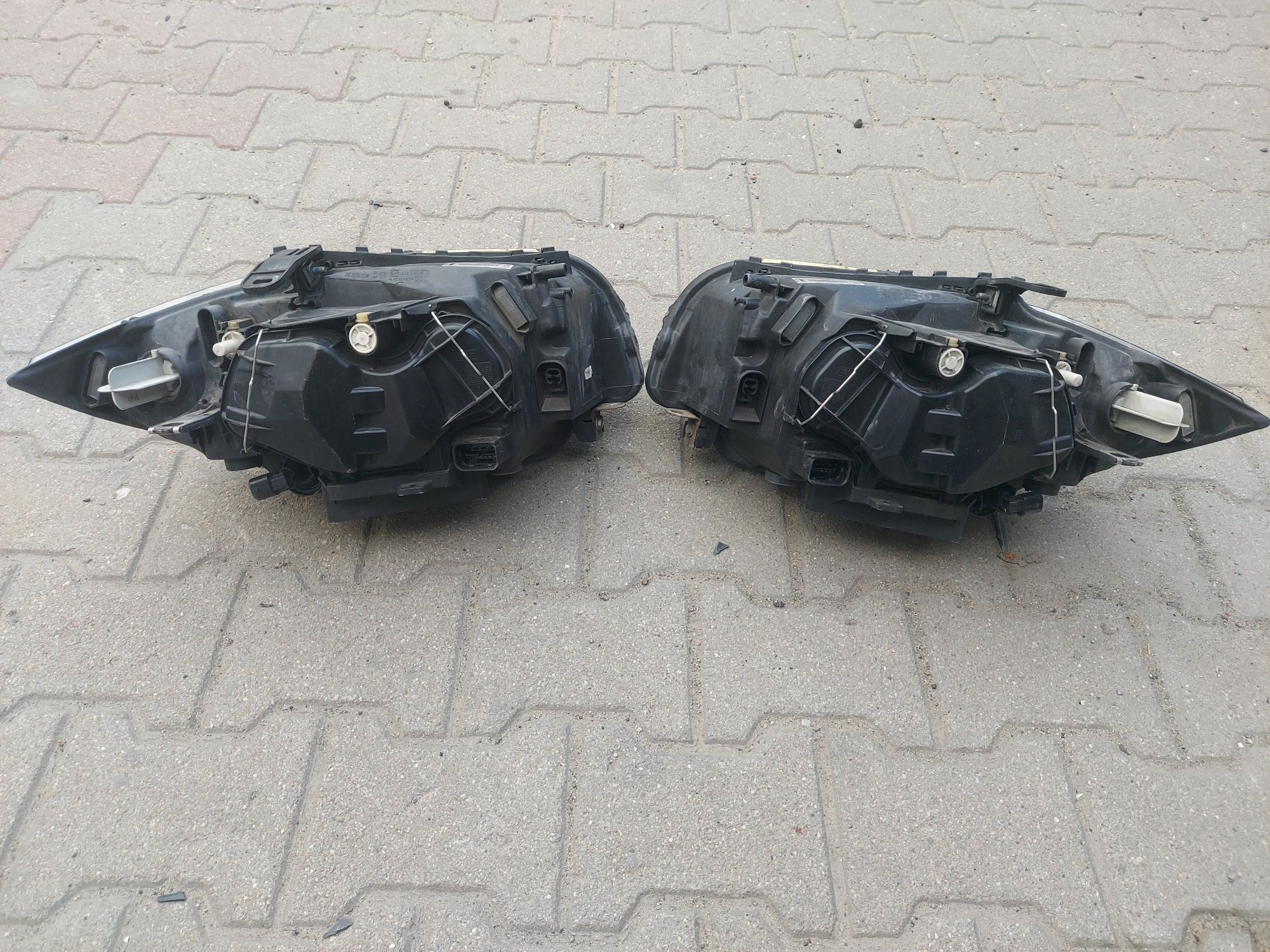 Lampa reflektor BMW E81 E82 E87 E88 przed liftem xenon prawa lewa EU