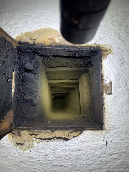 Чистка димоходів, камінів , твердопаливних котлів, пічок