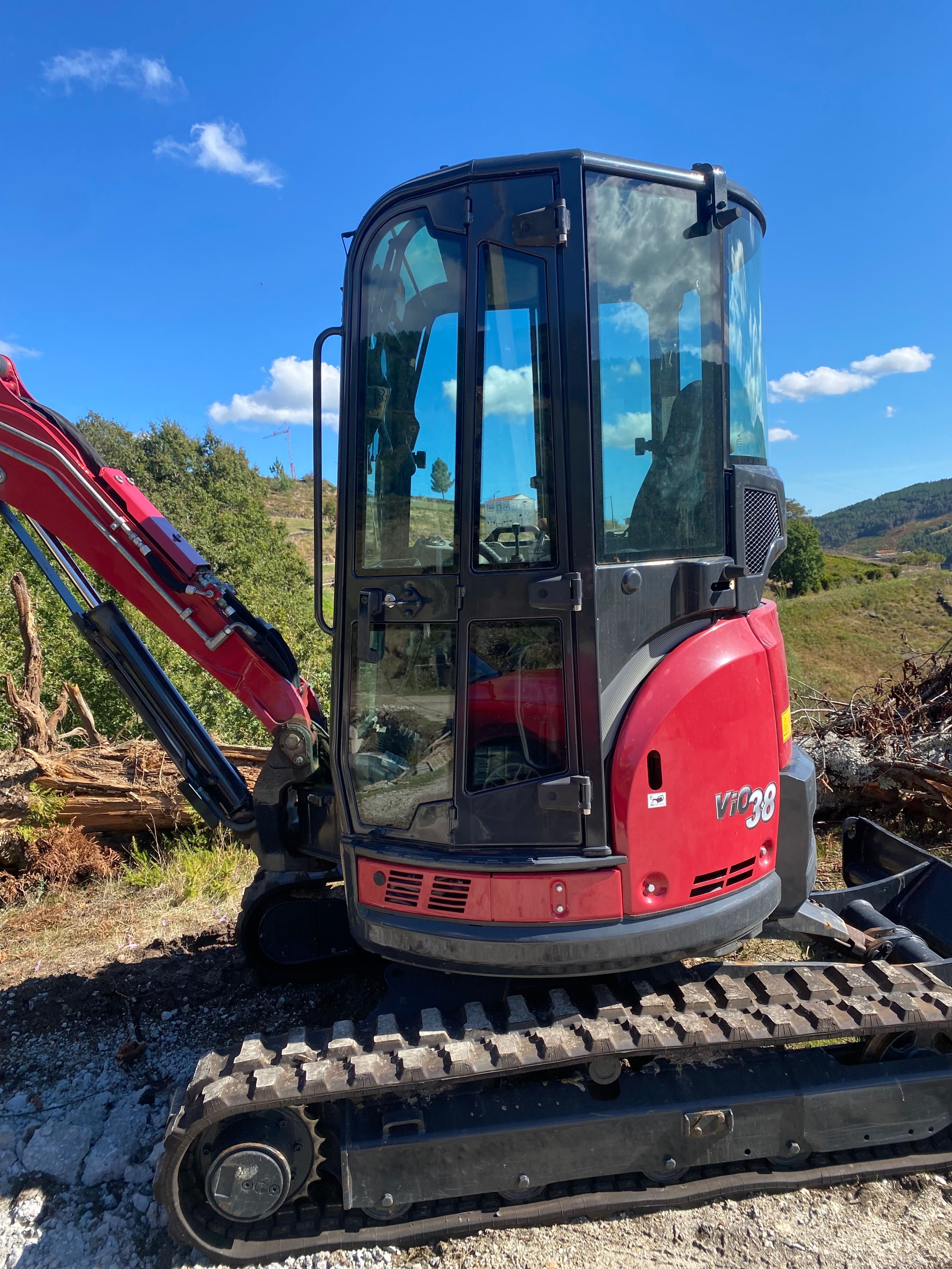 Giratoria Yanmar 3.8 vio