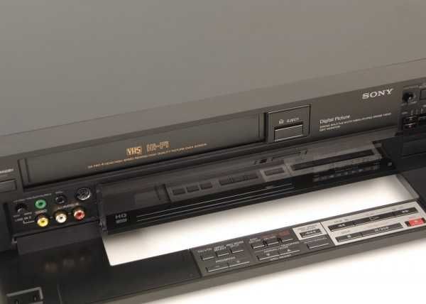Leitor e gravador de vídeo VHS, Sony SLV-757, de 1989