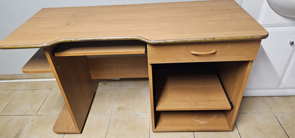 Oddam biurko w dobrym stanie