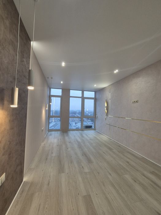 Продам квартиру з дизайнерських ремонтом