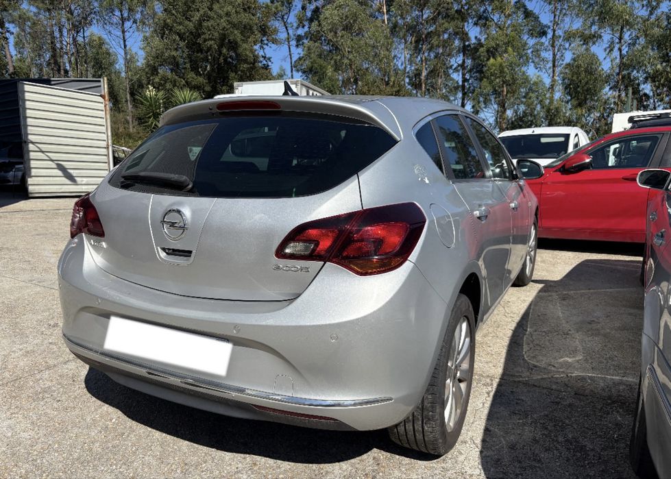 Opel Astra para peças