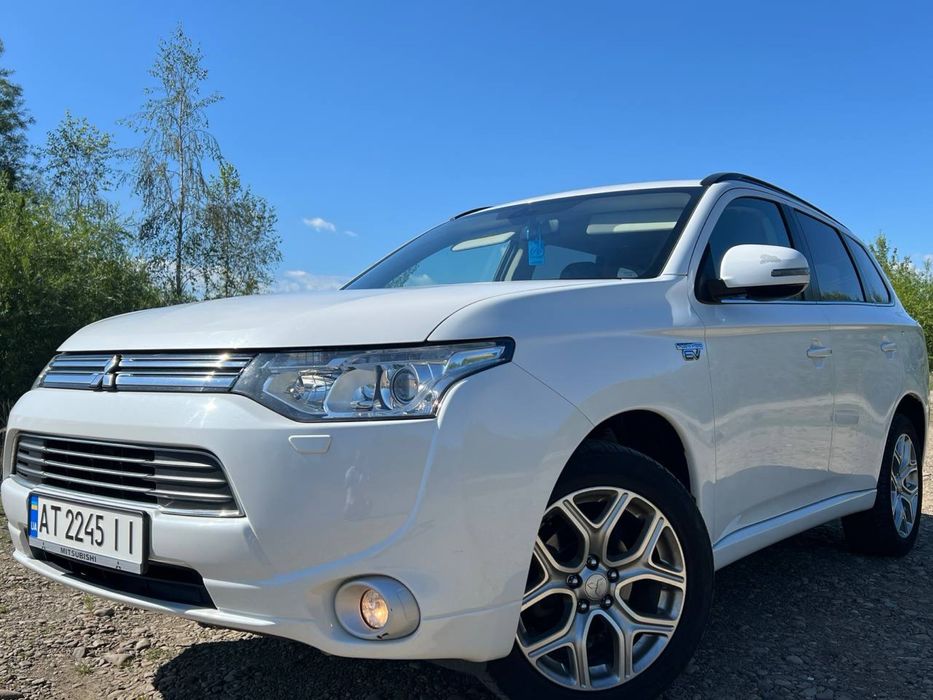 Продам  Mitsubishi Outlander PHEV