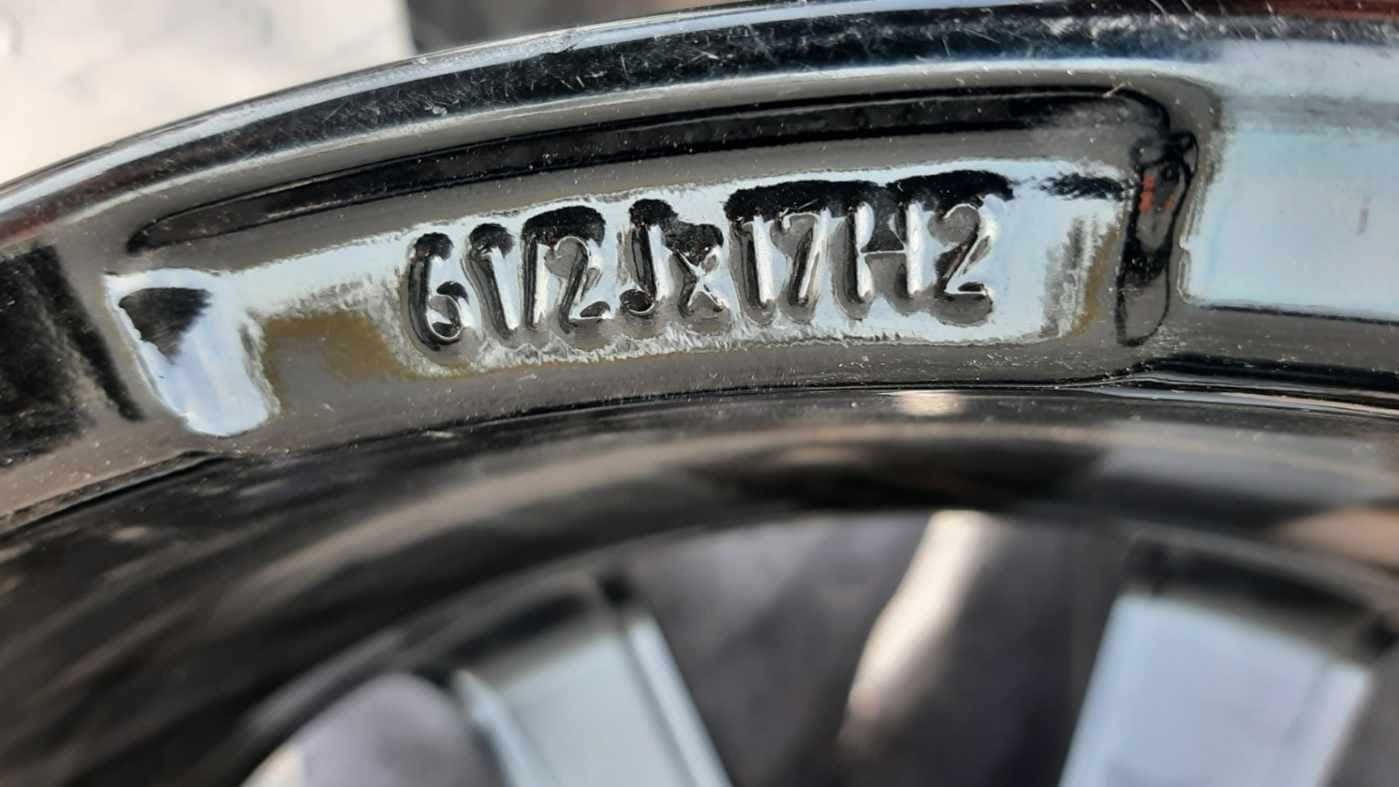 Felgi aluminiowe 4x108R17 ET32 6,5J czarne DEZENT. Stan BDB!