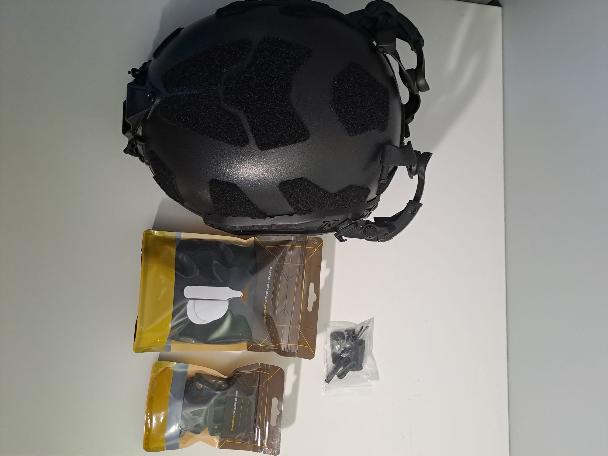 Kask asg replika + montaż do słuchawek i akcesoria