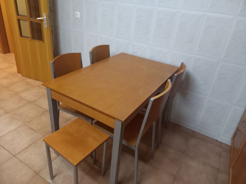 Mesa e Cadeiras Cozinha