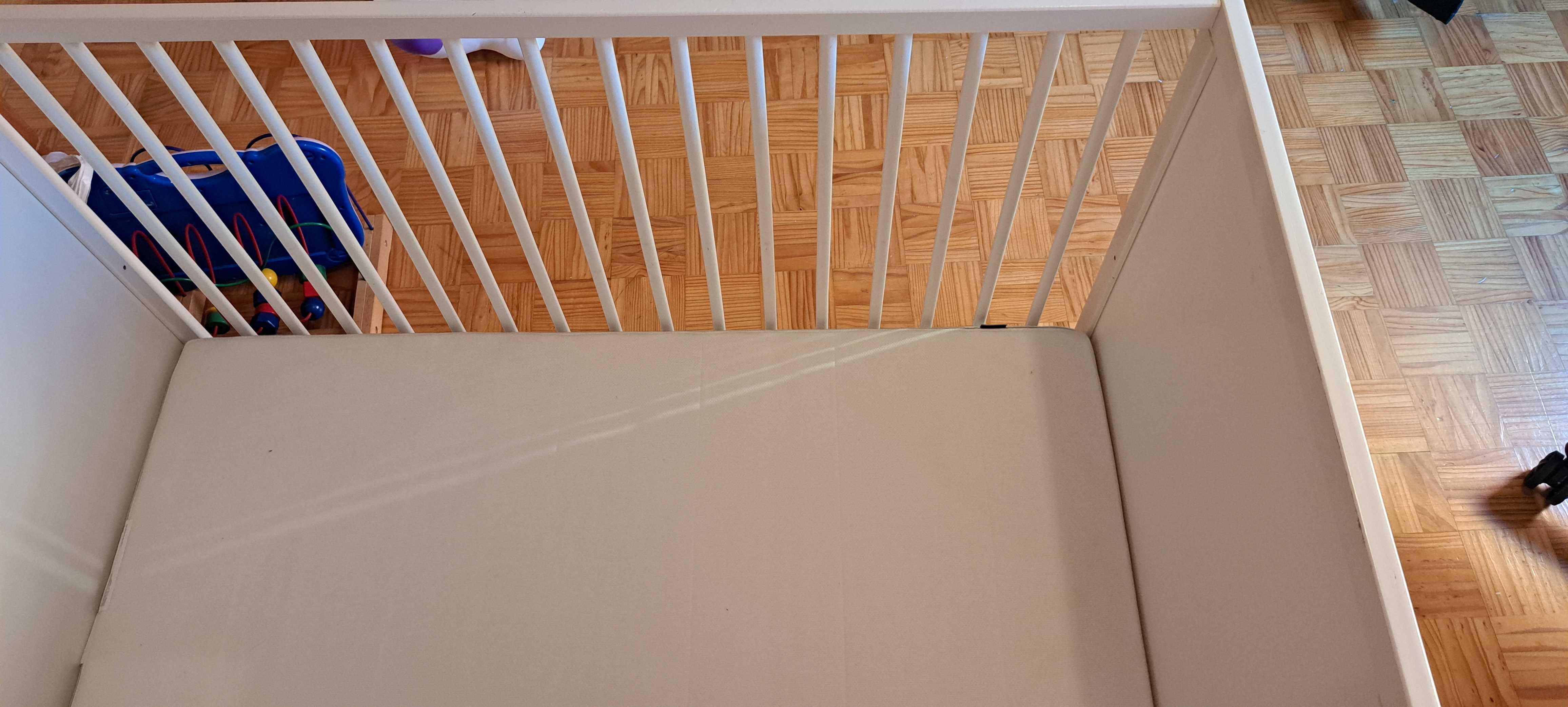 cama de bebé (berço)