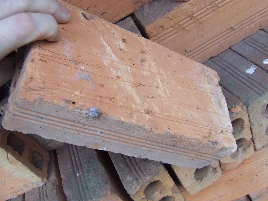 Cegła dziurawka ceramiczna