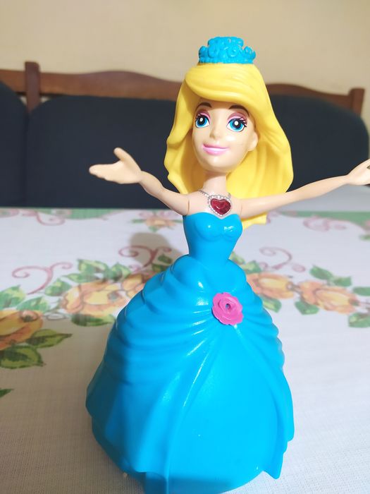 Katie tańcząca księżniczka interaktywna.