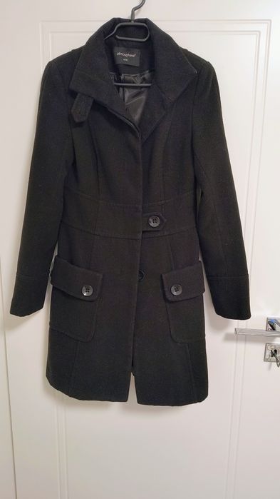 Czarny płaszcz Atmosphere