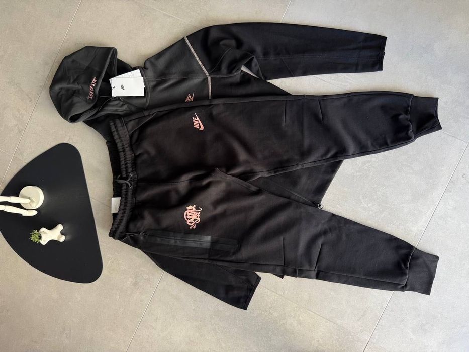 Dres Nike Tech  fleece x syna