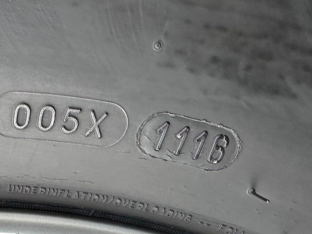 Диски з шинами Toyota Land Cruiser