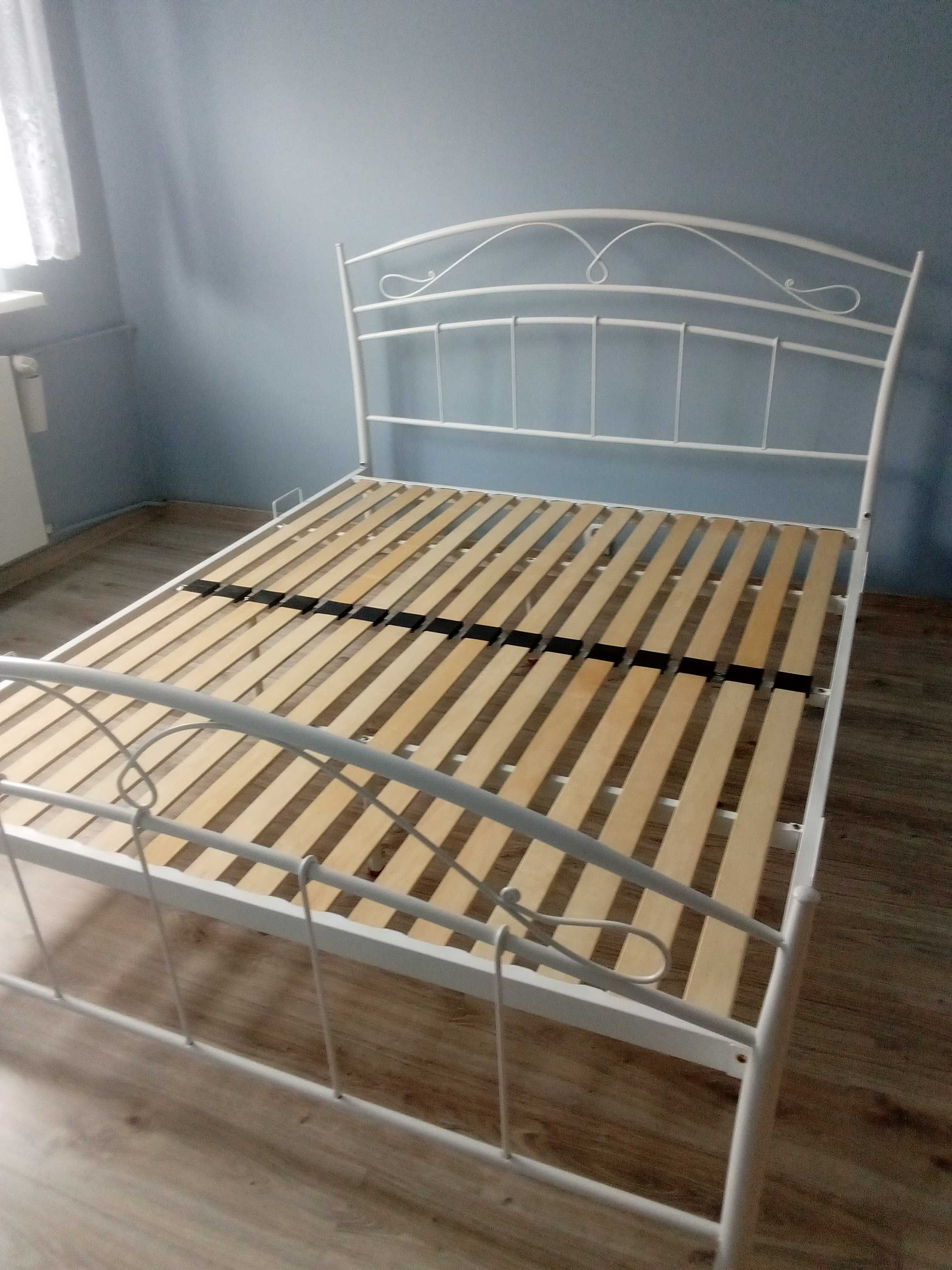 Łóżko do sypialni 160 cm.