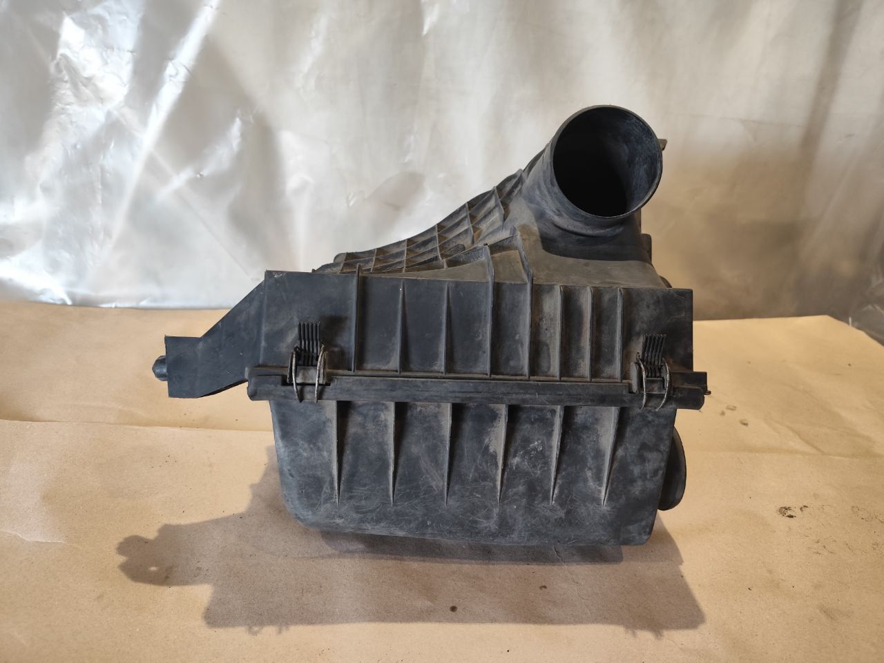 Корпус повітряного фільтра Mercedes Sprinter 2.2 CDl  1996-2006p.