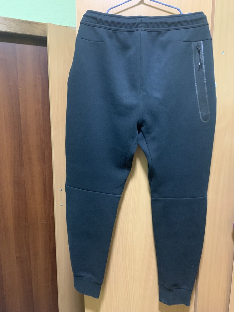 Штани Nike Tech Fleece. M