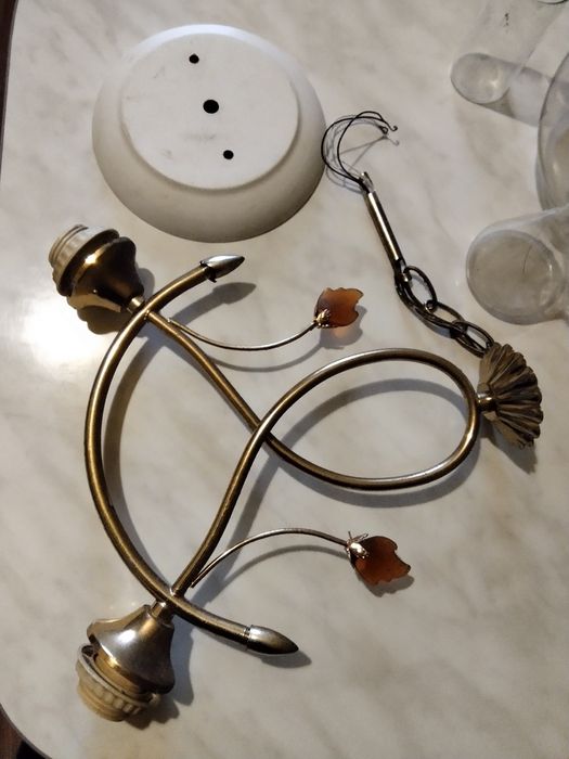 Стеклянные изделия - люстра( без плафона), колба.