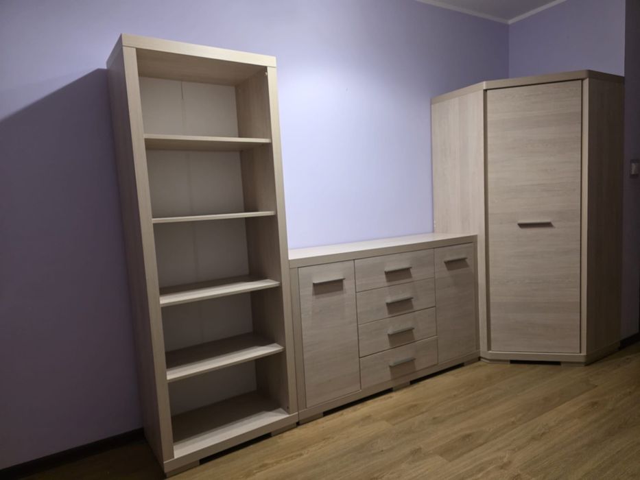 Meble do pokoju dziecięcego lub młodzieżowego