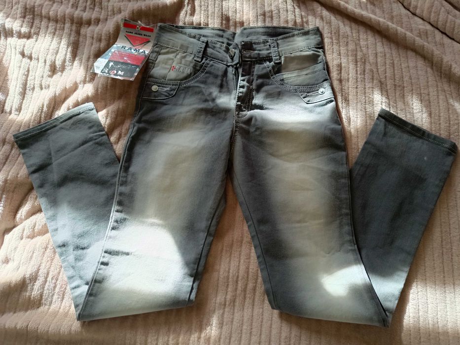 Nowe spodnie dla dziewczynki