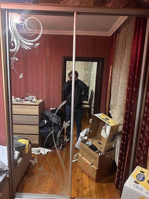 Шкаф Купе,Стол и стулья,Кровати,Продажа  с переездом.Срочно!