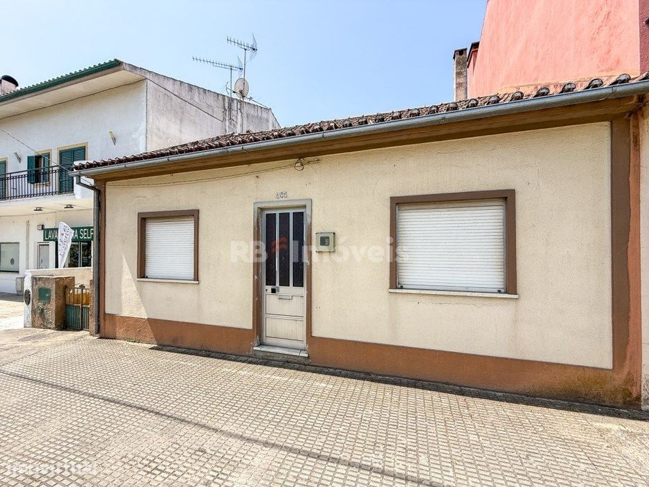 Moradia T3 Com Garagem Terreno e Anexos