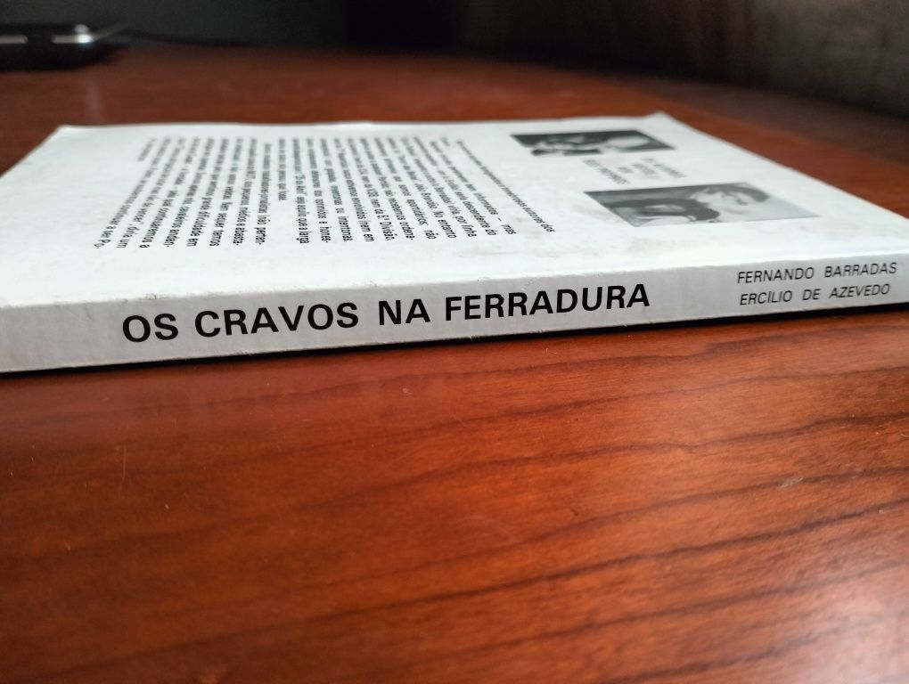 Livro Os Cravos na Ferradura Intervenção