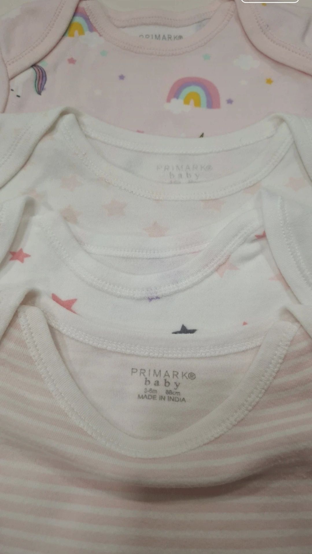 Lote de 4 bodies para menina 3-6 Meses.