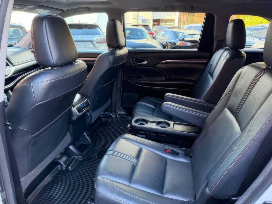 Toyota Highlander      2017