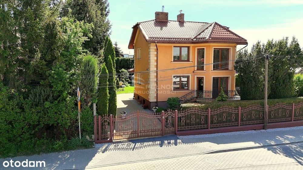 Elegancki dom w sercu Zamościa – z ogrodem!