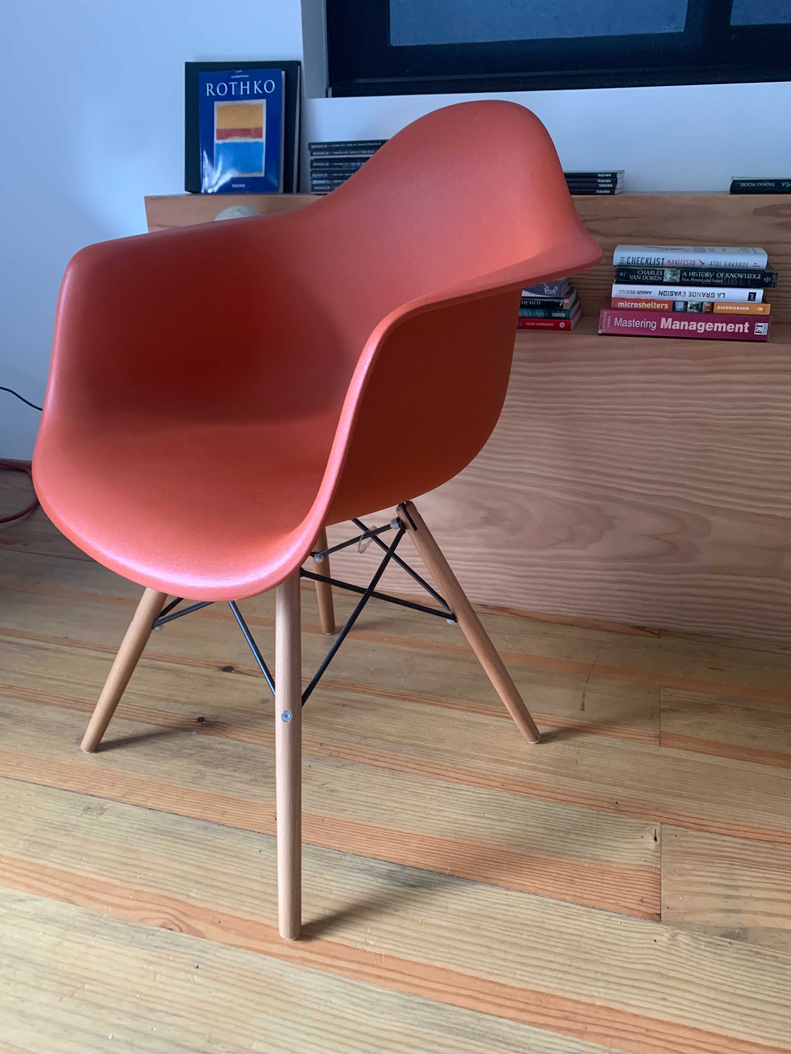 cadeira design cor de laranja