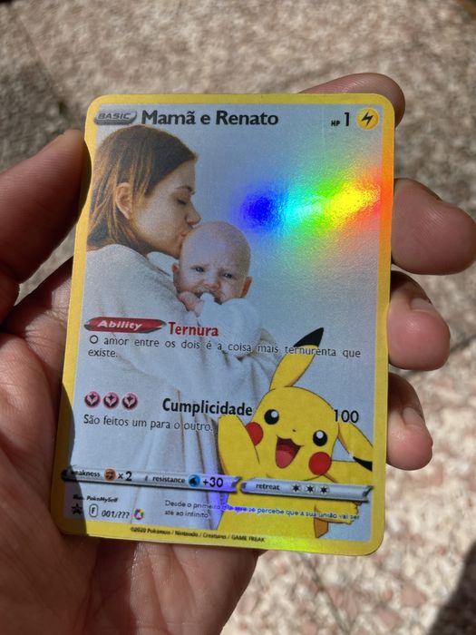 Carta Pokémon holográfica personalizada