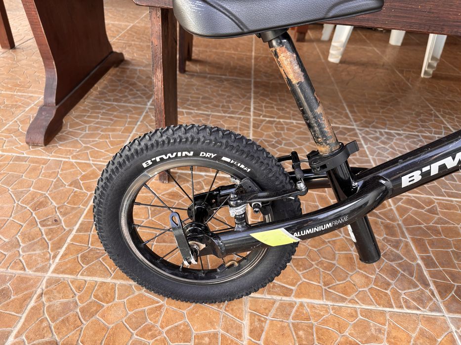 Bicicleta Criança sem Pedais BTWIN Runride 900 Usada