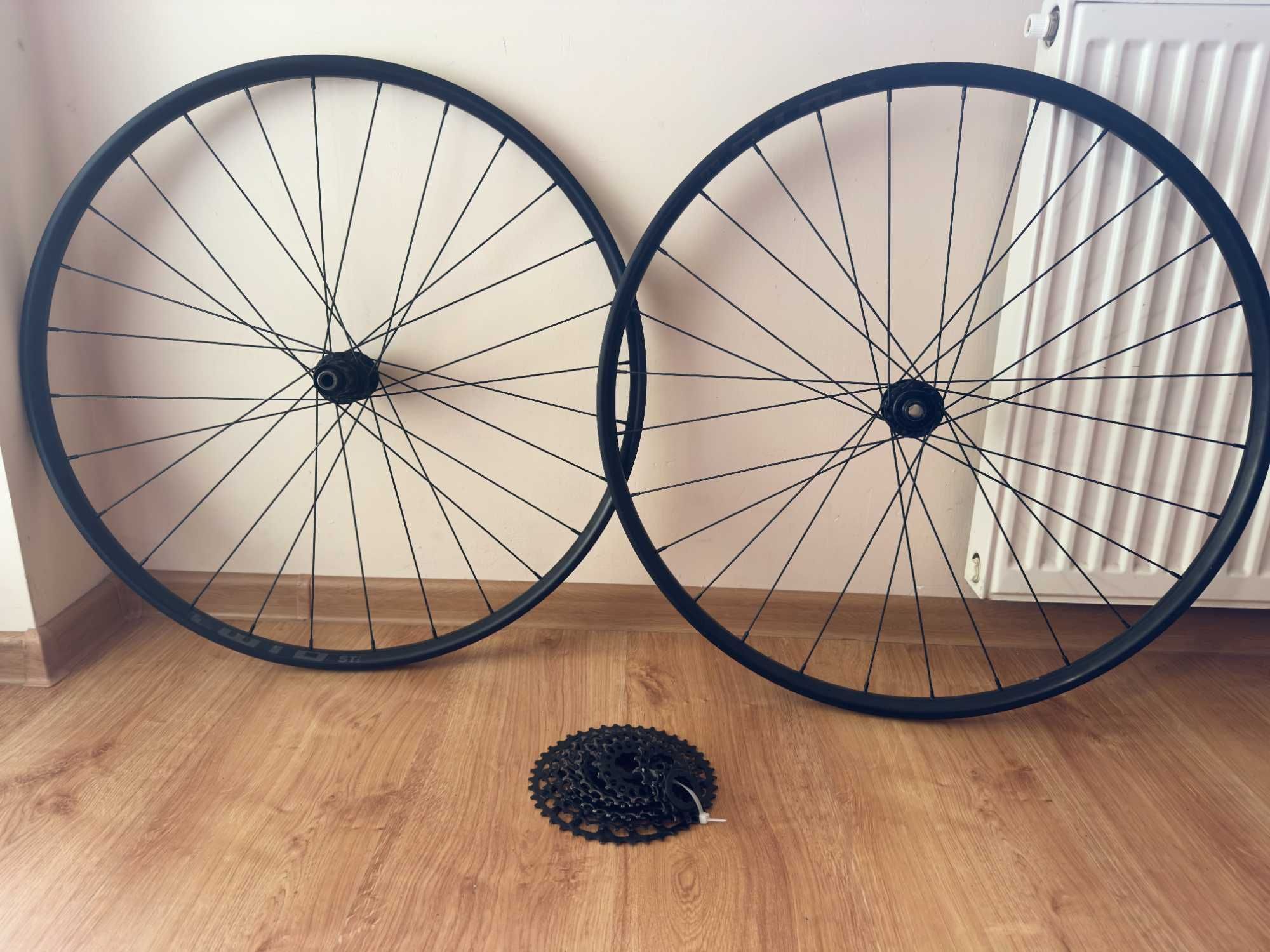 Koła 700c z Kona Sutra LTD 2019 – gravel / touring – komplet