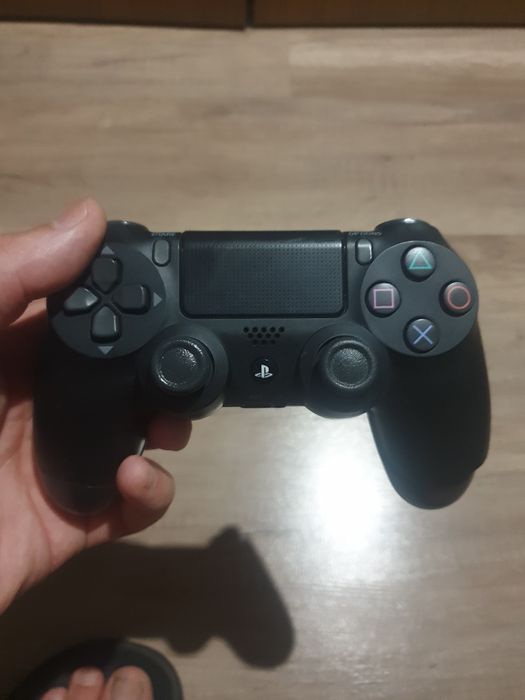 Oryginalny pad do ps4 - na czesci
