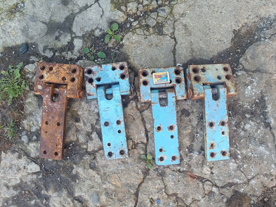 Дверні залізні завіси