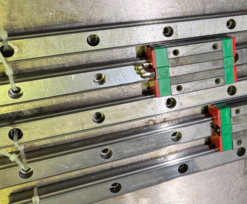 Prowadnica liniowa HIWIN HGR20 długość 640mm
