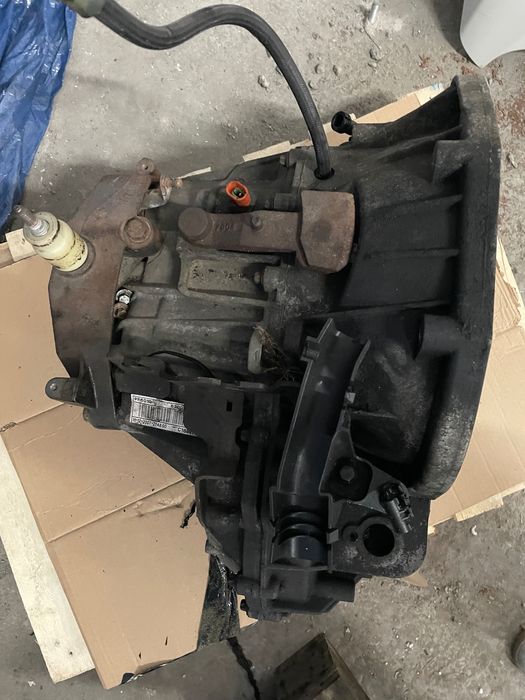 Trafic Vivaro 2.0 dci skrzynia biegów PF6010 oryginał