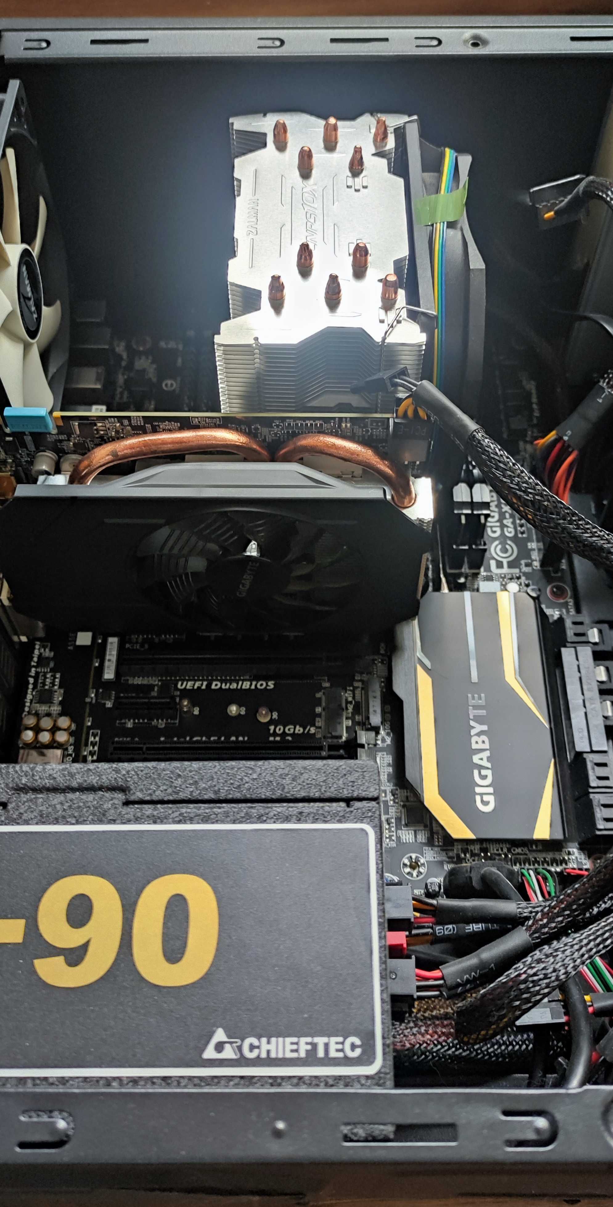 Gigabyte GA-X99-UD3 (GA-X99-UD3)+ Intel Core i7-5820K