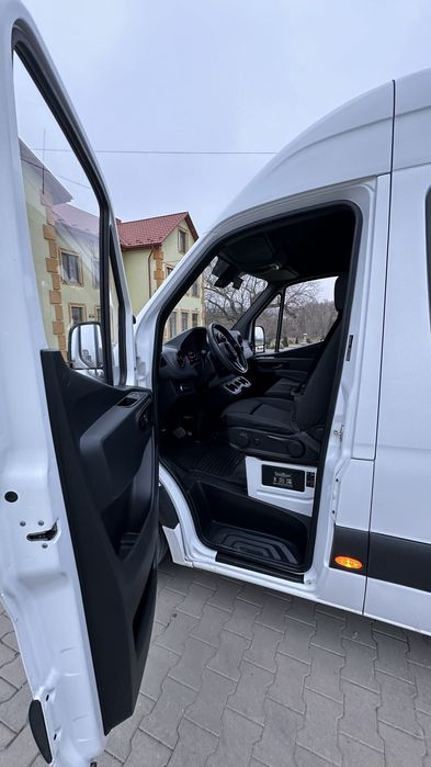 Продам sprinter 319