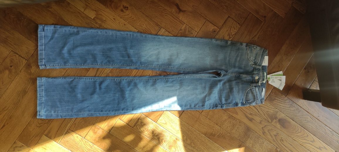 Spodnie Guess Sexy Boot Nowe jeansy