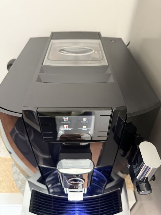 Jura E8 EB Tylko 2060 kaw super stan Techniczny Czarna Piano Black