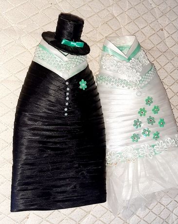 Свадебные украшения на бутылки жених и невеста