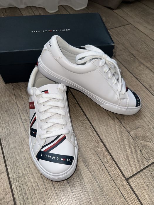 Женские белые кеды с логотипом Tommy Hilfiger