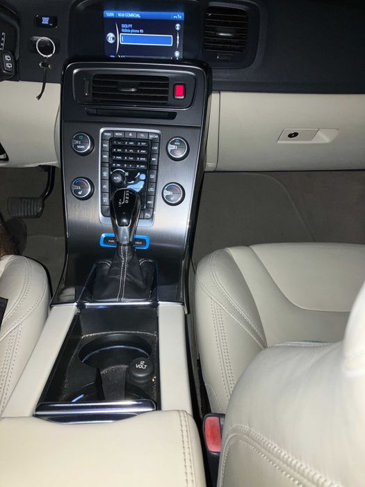 Volvo V60 Plug-In Hybrid - Kit styling e Polestar (300cv)